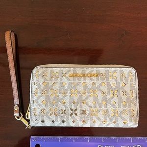 Michael Kors Wristlet Wallet